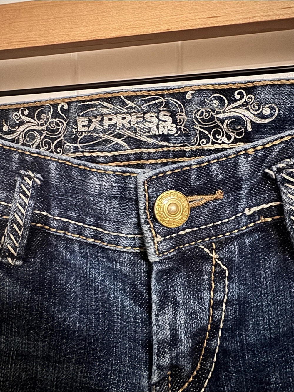 Express Jeans Women’s Size 4R Bootcut Medium Wash Stretch Denim - Picture 5 of 10